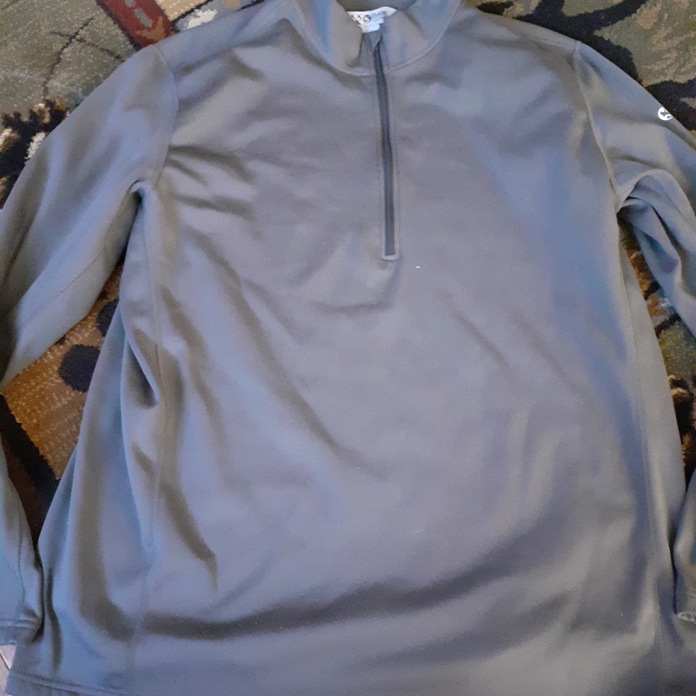 Long sleeve pull over